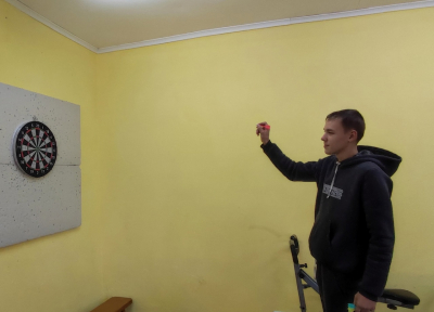 Турнир по дартсу в клубе "Ладья".